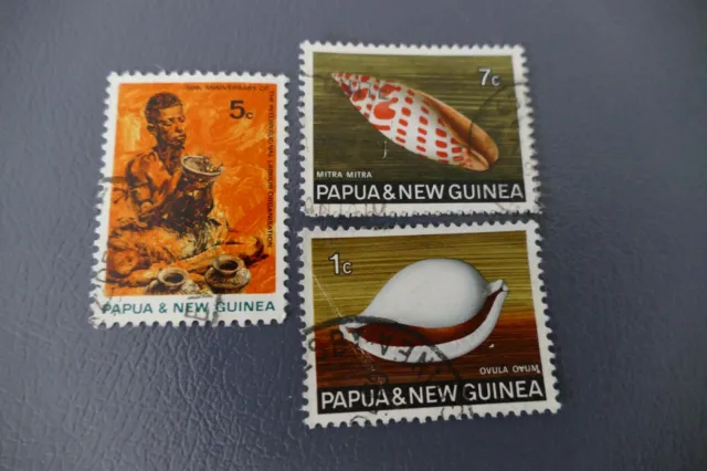 3 Papua new Guinea used postage stamps - philately postal