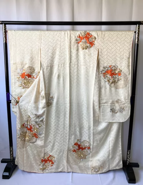 Vintage Japanese kimono - Furisode Kimono robe with beautiful embroidery