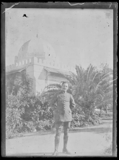 Plaque verre photo ancienne noir et blanc négatif 9x12 cm soldat Maroc vintage