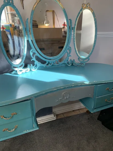 Louis Dressing Table With 3 Way Mirror