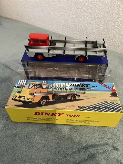 18 Atlas Dinky. Transport Saviem de Chevaux de Courses (571)... | Barnebys