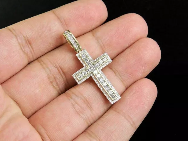 Pendentif croix de Noël en diamant simulé taille ronde 2 carats plaqué or...