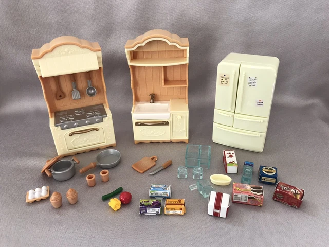 SYLVANIAN FAMILIES KITCHEN Set With Loads Of Accessories. £12.50 ...