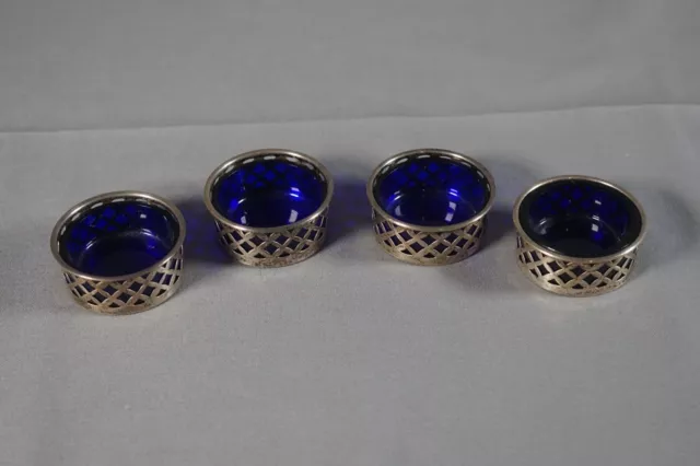 Lot of 4 Sterling Silver W/ Cobalt Blue Glass Liner Round Salt Cellars Dish