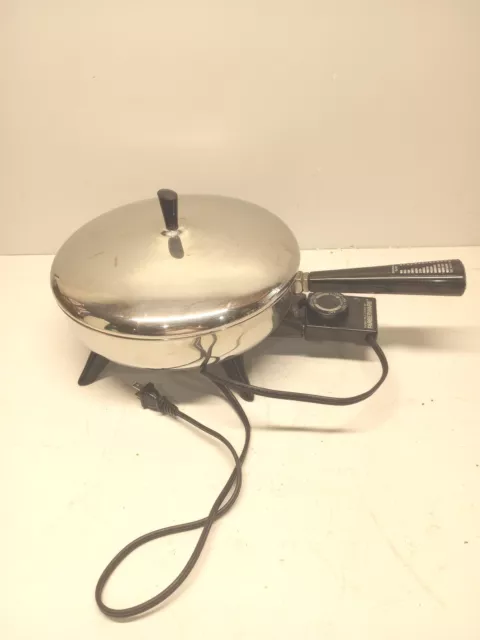 https://www.picclickimg.com/ZAcAAOSwnHhjK15Q/Vintage-Farberware-Electric-Skillet-10-Perfect-Heat-High.webp
