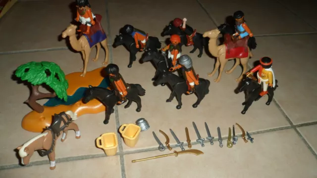 LOT PLAYMOBIL THÈME EGYPTE - 8 personnages / 9 chevaux / armes + accessoires TBE
