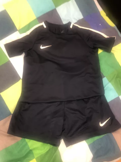 Boys Nike Tshirt And Shorts