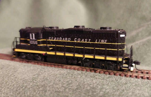Life-Like Proto N Scale 7820 EMD GP18 SCL Seaboard Coast Line 1056 Runs