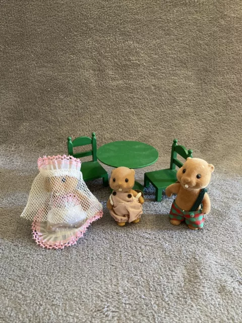 Epoch Sylvanian Families : CASTOR  Et 1 Table Et 2 Chaises