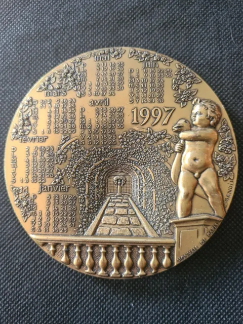 Médaille Presse papiers Bronze Calendrier 1997 par GENDIS MONNAIE DE PARIS