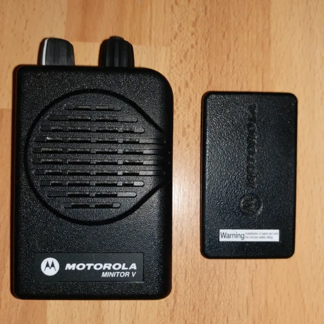 Clean Motorola Minitor V pager (159~166.9975Mhz) Model: A03KMS9238BC- RLD 1027A