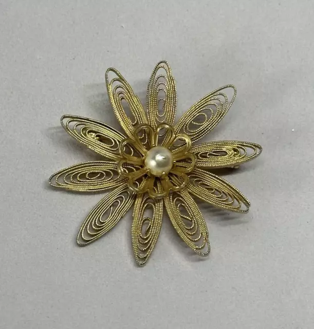 Vintage Floral Wrapped Formed Leaf 5.81mm Real Pearl Gold Tone Brooch Pin 1.6"