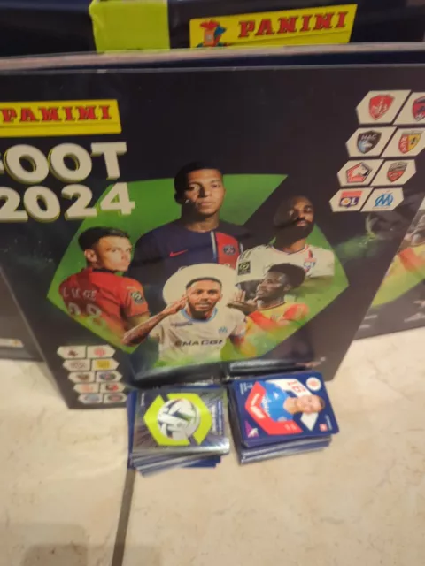 Set complet PANINI FOOT 2024 cahier souple 1 à 468 à coller lire la description 2