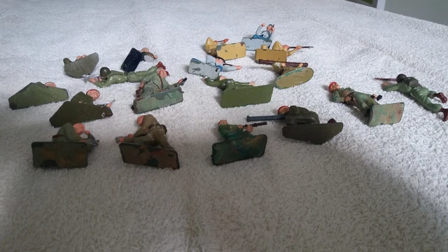 LOT DE 8 Indiens d'Amériques - figurines anciennes au 1/32 ( Starlux