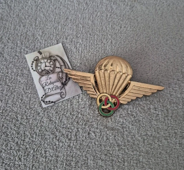 RARE ANCIEN INSIGNE militaire brevet parachutiste N° 109985 XX e drago
