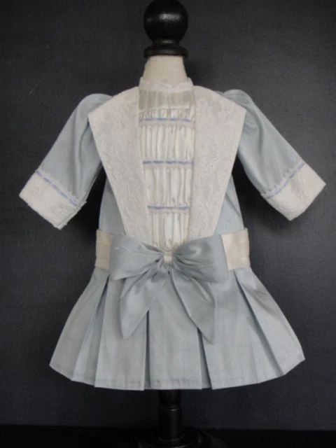 Épnglé par Tom sur Quck Saves | Dentelle, Dentelle ancenne, Robe