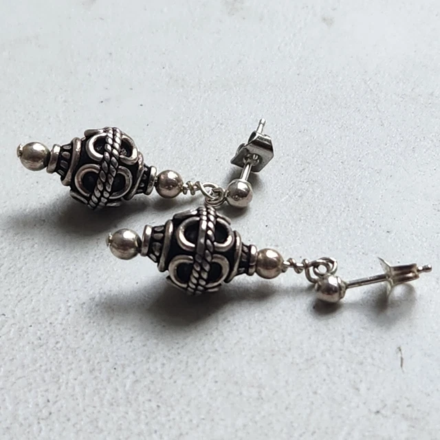 STERLING SILVER EARRINGS Marked 925 4.5 Grams Very Nice 7.60