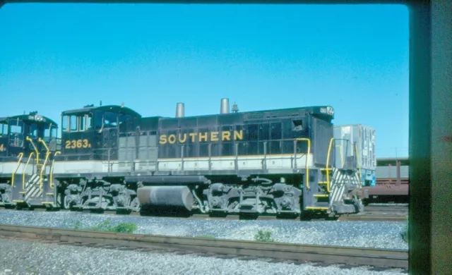 Sou 2363 SW1500, Sharonville, Oh, 06/80; Kodachrome Original