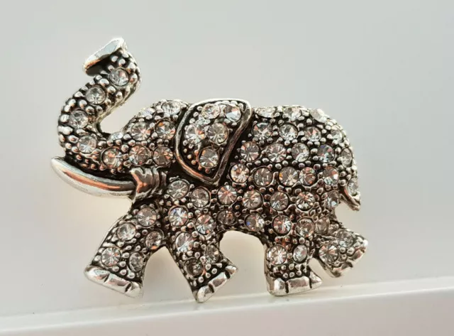 Brosche Anstecknadel Elefant 4 cm silberfarben mit Glitzersteinchen B 113