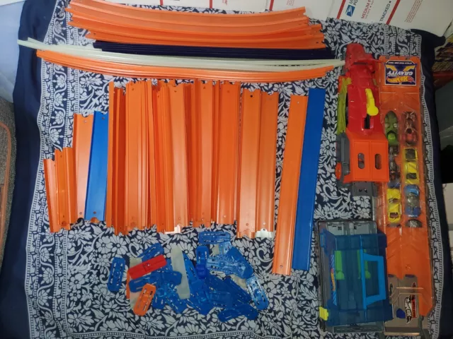 Large Hot Wheels Track Lot 90 Pieces With 3 Launchers