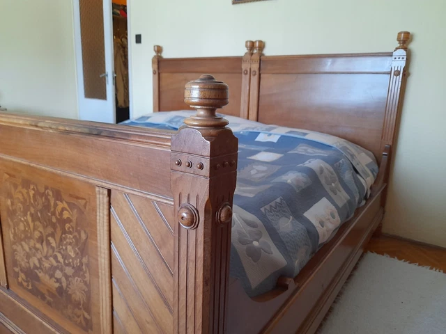 Phantastisches Gründerzeit-Doppelbett