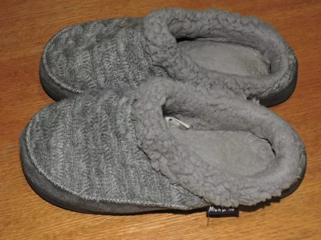 Muk Luks Womens Slippers Bedroom House Shoes SZ L 9-10 gray Knit Faux Fur Lined