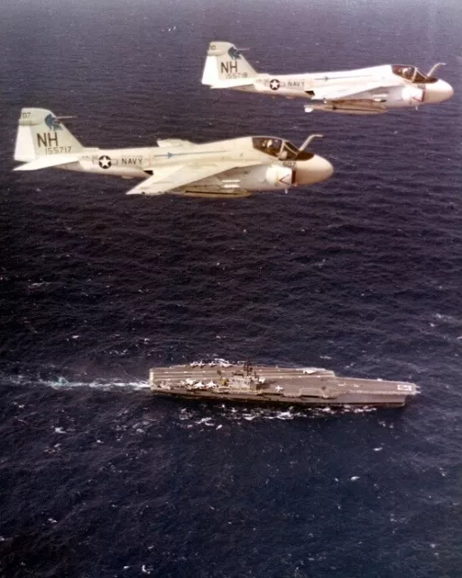 US Navy Grumman A-6 Intruder Aircraft USS Kitty Hawk 8x10 Vietnam War Photo 567