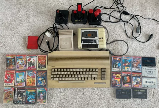 Commodore 64 computer c64 With 23 Games And Joysticks X3