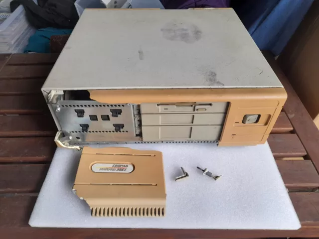 Rare Ancien Ordinateur Vintage Compaq deskpro 386S Voir Photo Et Description.