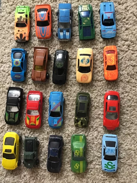 Vtg LOT OF 20 MADE IN CHINA GENERIC DIECAST & PLASTIC TOY RACE CARS. Lot#40