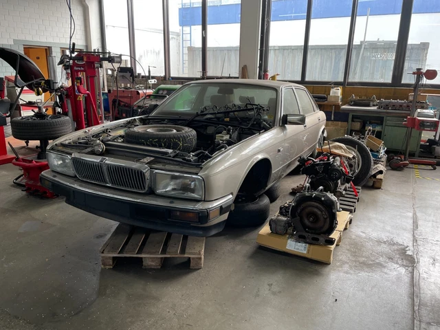 jaguar xj40