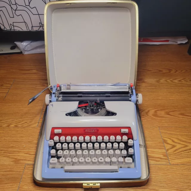 Vintage Royal Futura 800 Manual Typewriter Red White&Blue Works W/Case & Key