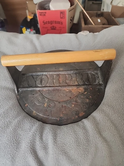 💥Rare Vintage💥 Cast Iron Grill Press Heavy Duty Bacon Press Wood Handle~NORPRO