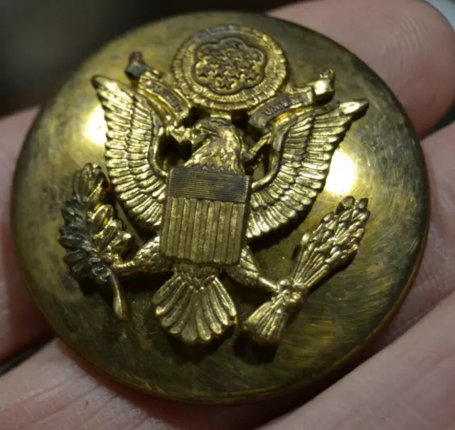 Vintage WWII Brass US Military Army HAT PIN Badge w/ Eagle E Pluribus Unum