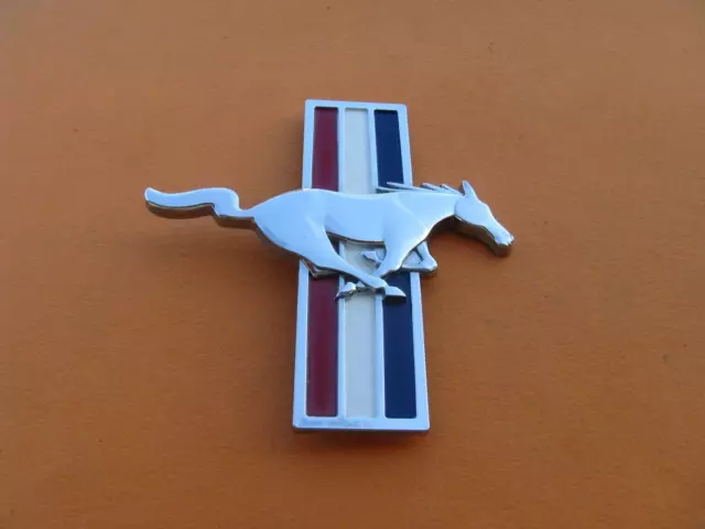 05 06 07 08 09 Ford Mustang Right Side Fender Emblem Logo Badge Sign Used A33036