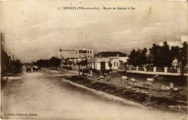 CPA AK MAROC MEKNES - Route de MEKNES a FEZ (280875)