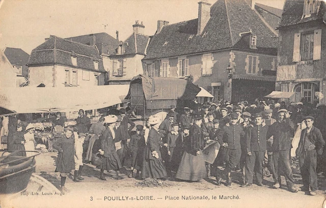 Cpa 58 Pouilly Sur Loire Place Nationale Le Marche