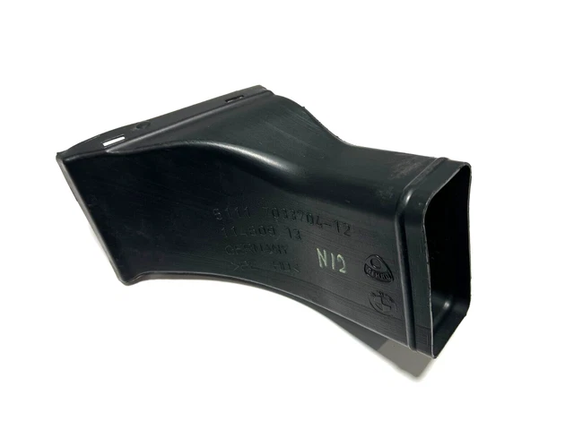 2004-20010 BMW 5 Series E60 Front Right OEM Bumper Brake Air Inlet Duct 7033704