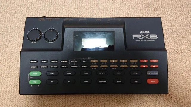 Yamaha RY30 福々しい リズムマシン (ジャンク)