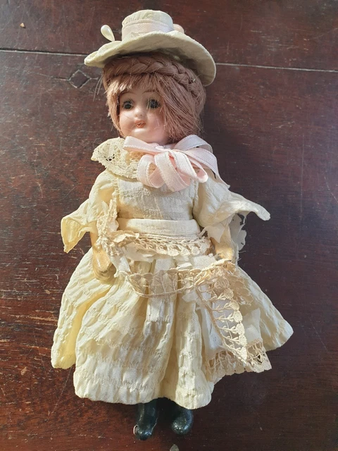 Poupée Ancienne 1900 – Tête Porcelaine Allemande – 43 Cm – Vêtements D'époque