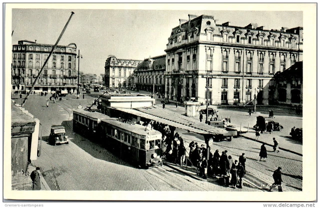 33 BORDEAUX - vue de la gare saint jean (station de tram)