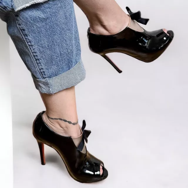 Christian Louboutin Women's Sz 36.5 US 6.5 Estanodo Black Bow Patent Ankle Boots