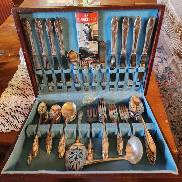 Vintage 1881 Rogers Silverplate By Oneida LTD. Silversmiths 69 Pc Silverware Set