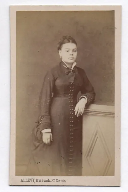 ANTIQUE PHOTO CDV women's fashion dress Allevy knot Paris hairstyle circa 1870