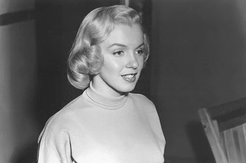 MARILYN MONROE GREY SWEATERED BEAUTY  (1) RARE 4x6 GalleryQuality PHOTO