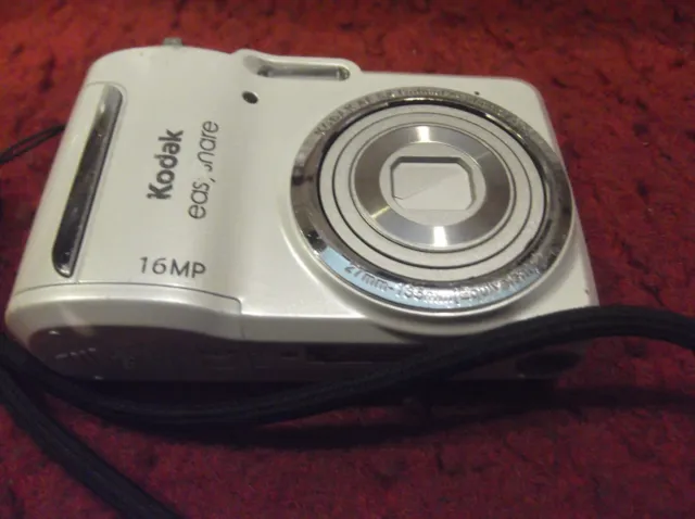 Kodak EasyShare 16.0MP 5x Digital Camera - White