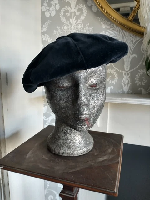 Berretto in velluto nero vintage anni '60 di Connor