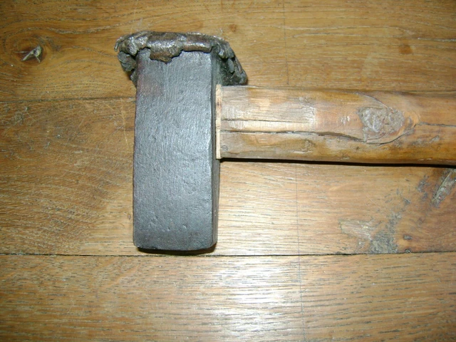 OUTIL ANCIEN Forgeron Marteau étampe à 2 mains (forgée)  art populaire