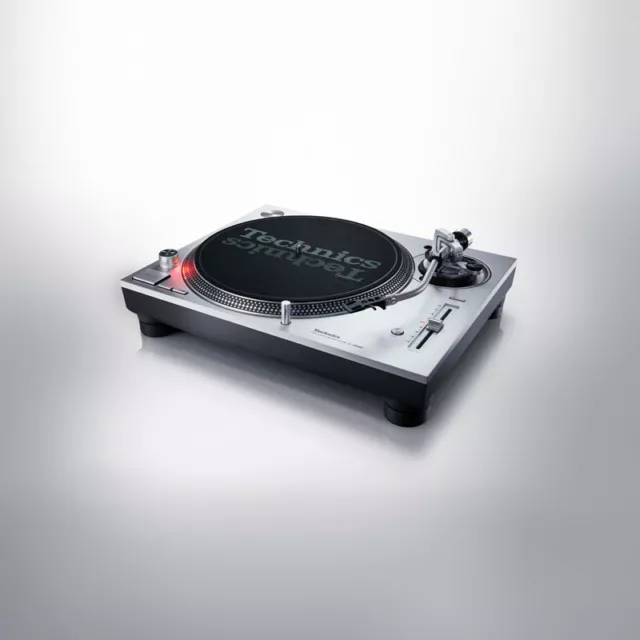 TECHNICS SL-1200 mk7 - Direct Drive Turntable