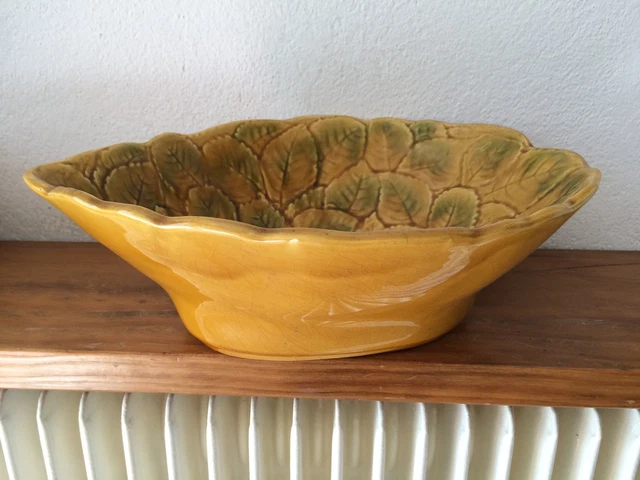 Ancienne et très imposante coupe  Sarreguemines barbotine décor aux fruits